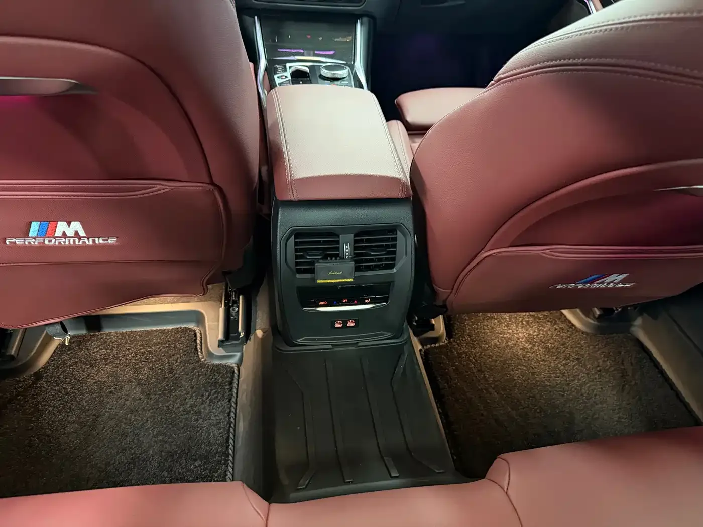 BMW BMW 3 Series 2026 330Li M Sport Shadowline Package — Фото автомобиля 12