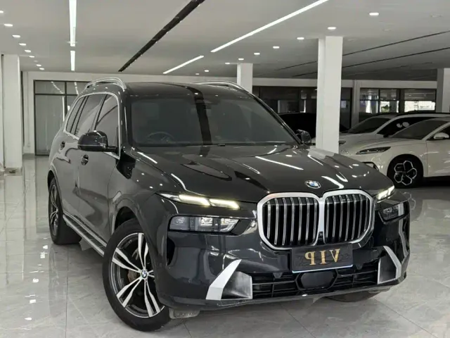 Фотография автомобиля — BMW X7