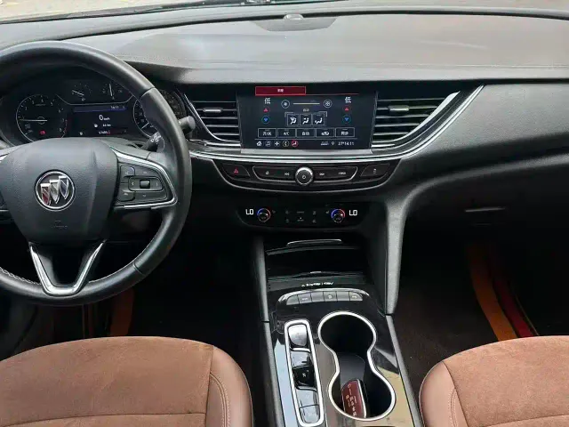 Buick Regal — Фото автомобиля 6