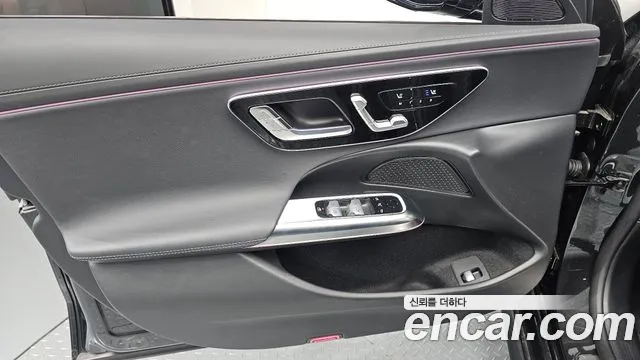 Mercedes-Benz E-Class — Фото автомобиля 24
