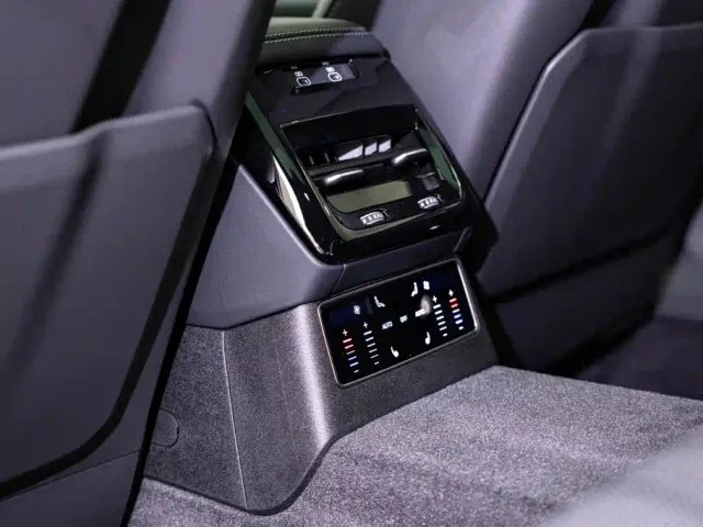 Audi A6L — Фото автомобиля 15