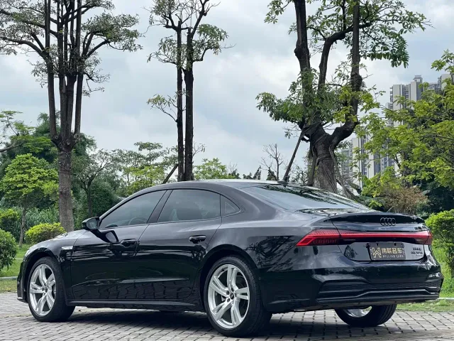 Audi A7L — Фото автомобиля 4