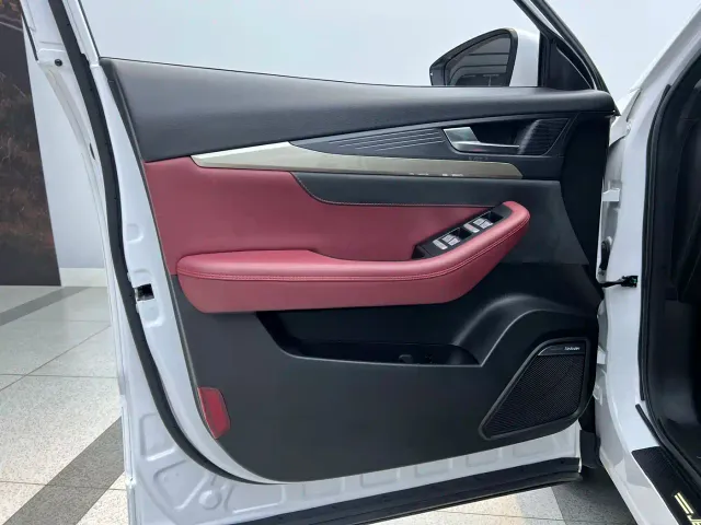 Jetour X70 — Фото автомобиля 10