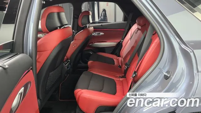Genesis GV70 — Фото автомобиля 18