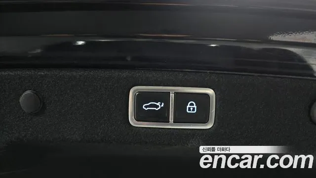 Hyundai Grandeur Grandeur (GN7) 2.5 Бензин 2WD — Фото автомобиля 16