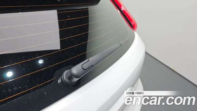 Kia Niro — Фото автомобиля 30