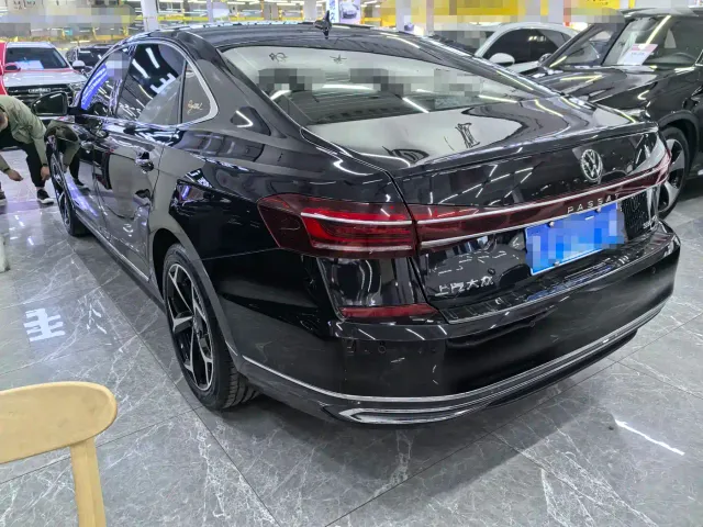 Volkswagen Passat — Фото автомобиля 4