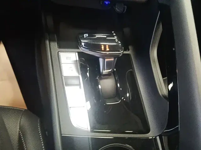 Hyundai Elantra — Фото автомобиля 13