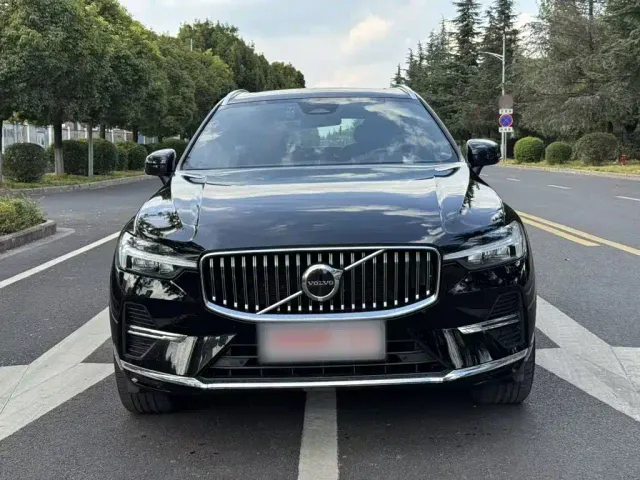 Volvo XC60 — Фото автомобиля 3