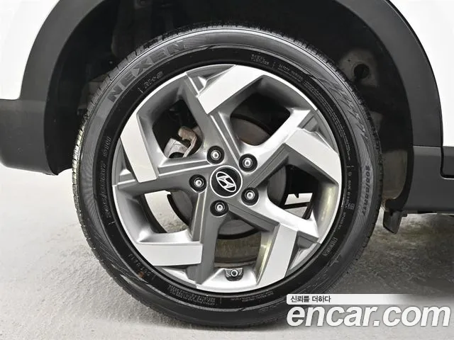 Hyundai Venue — Фото автомобиля 5