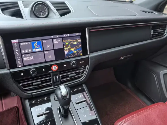 Porsche Macan — Фото автомобиля 5