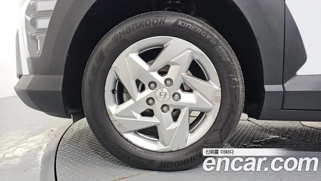 Hyundai Kona — Фото автомобиля 5