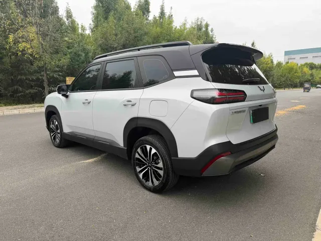 Wuling Starlight 560 — Фото автомобиля 8