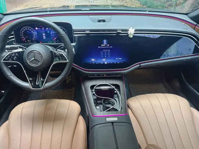 Mercedes-Benz E-Class — Фото автомобиля 5