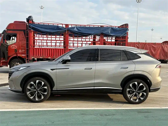 Roewe RX5 — Фото автомобиля 3