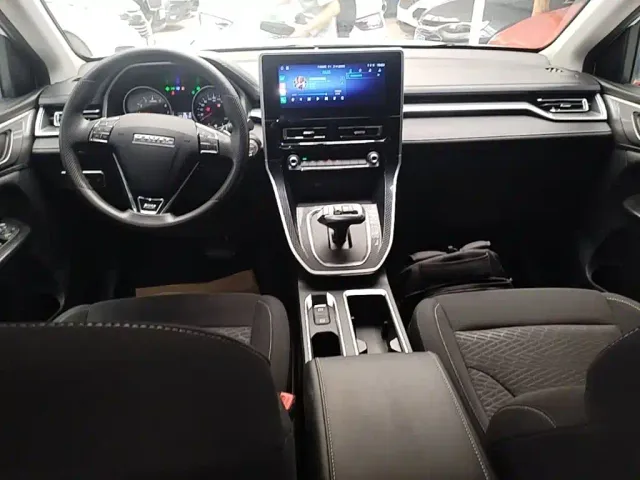 Haval M6 — Фото автомобиля 9