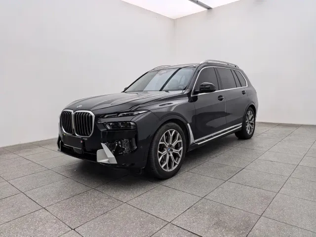 Фотография автомобиля — BMW X7