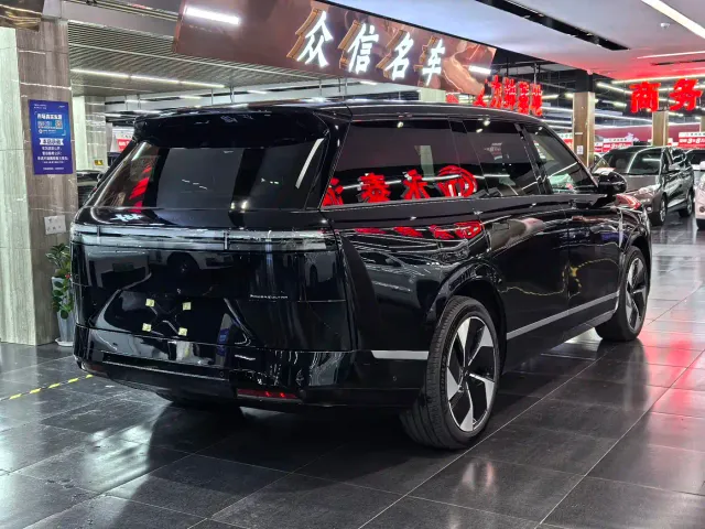 Xpeng GX — Фото автомобиля 4