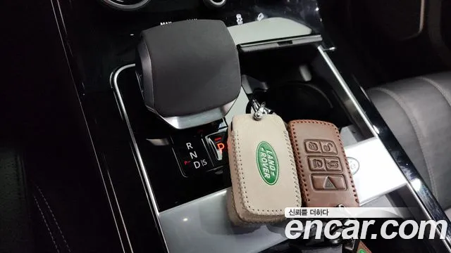Land Rover Range Rover Velar Range Rover Velar 3.0 P400 R-Dynamic HSE — Фото автомобиля 9