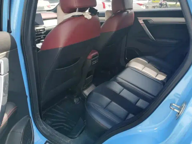 Geely Binyue — Фото автомобиля 11
