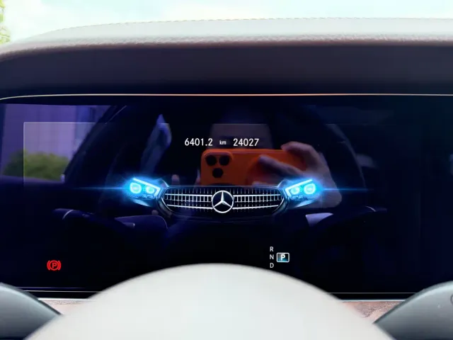 Mercedes-Benz E-Class — Фото автомобиля 14