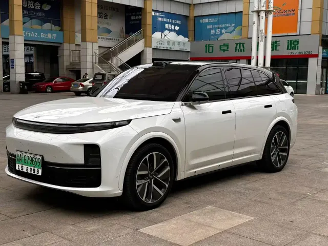 Li Auto L7 — Фото автомобиля 2