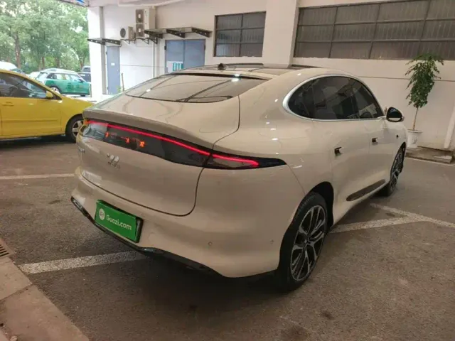 IM Motors LS6 — Фото автомобиля 6