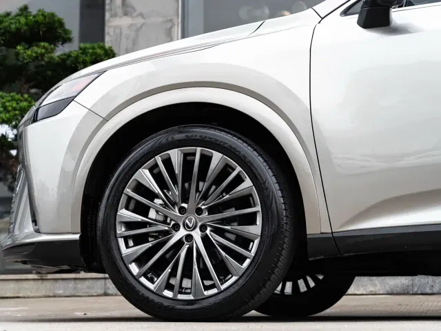 Lexus RX — Фото автомобиля 8