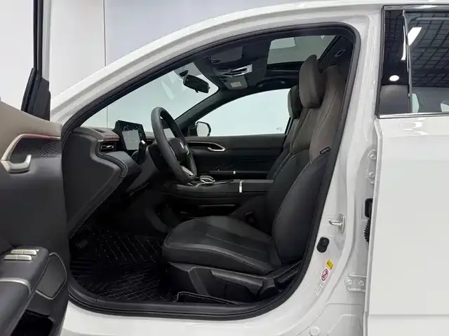 Changan Eado — Фото автомобиля 7