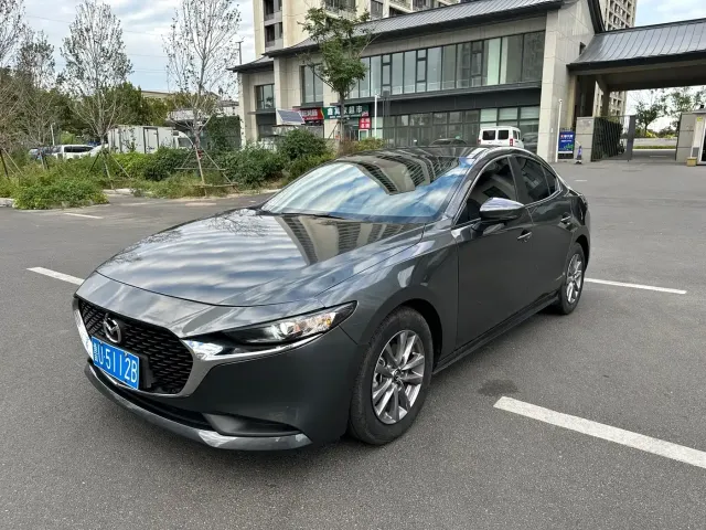 Mazda Axela — Фото автомобиля 3