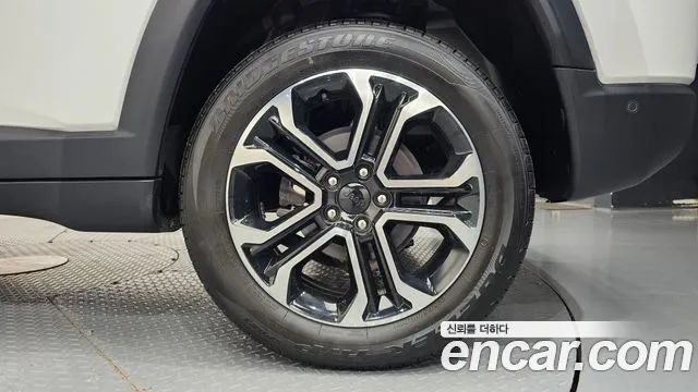 Jeep Compass — Фото автомобиля 21