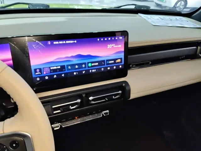 Baojun Yep — Фото автомобиля 12