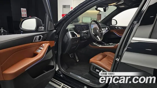 BMW X7 — Фото автомобиля 11