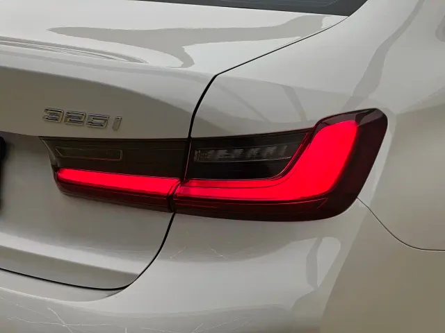 BMW 3 Series — Фото автомобиля 21