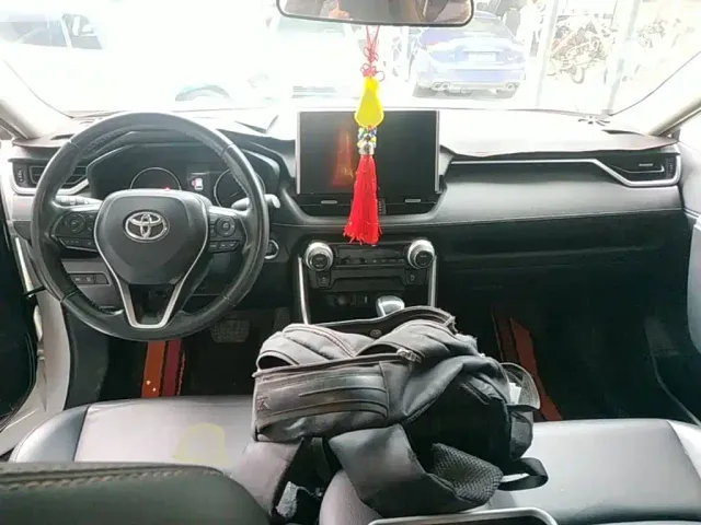 Toyota Wildlander — Фото автомобиля 9