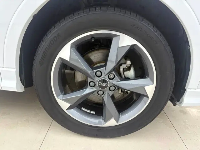 Audi Q3 — Фото автомобиля 12