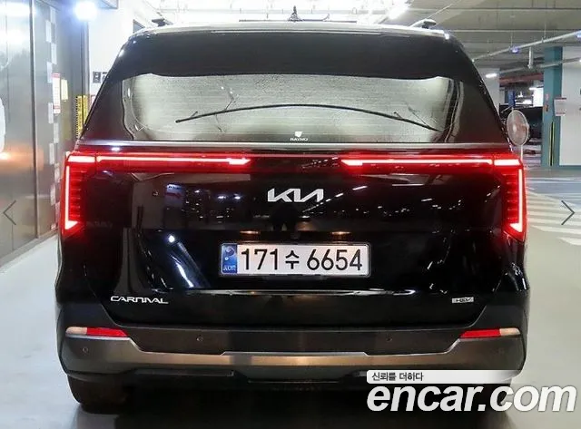 Kia Carnival — Фото автомобиля 5