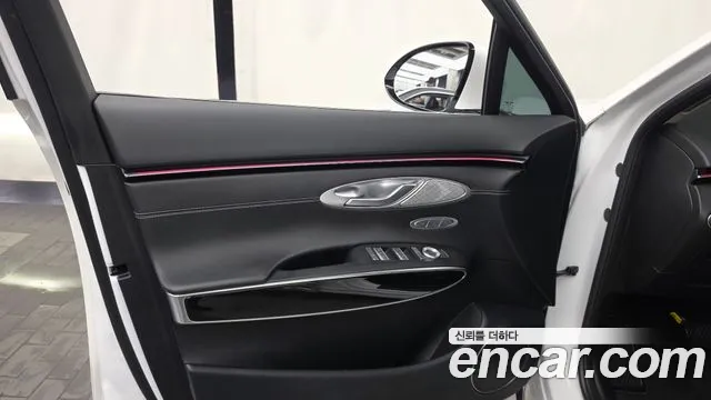 Genesis GV70 — Фото автомобиля 24