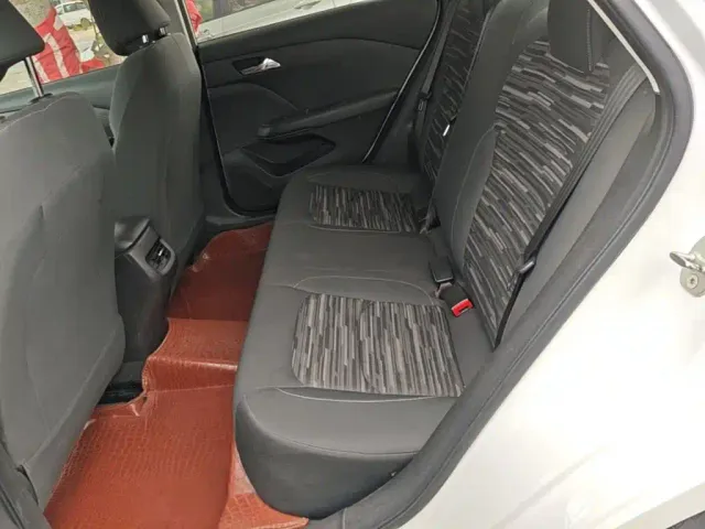 Chevrolet Monza — Фото автомобиля 16
