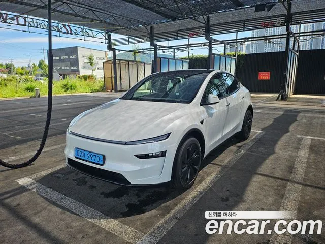 Tesla Model Y — Фото автомобиля 2