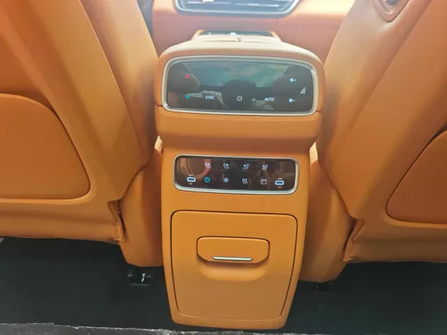 Dongfeng eπ 008 — Фото автомобиля 9