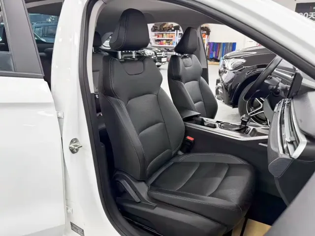 Geely Emgrand 2022 4th Generation 1.5L CVT Elite — Фото автомобиля 15
