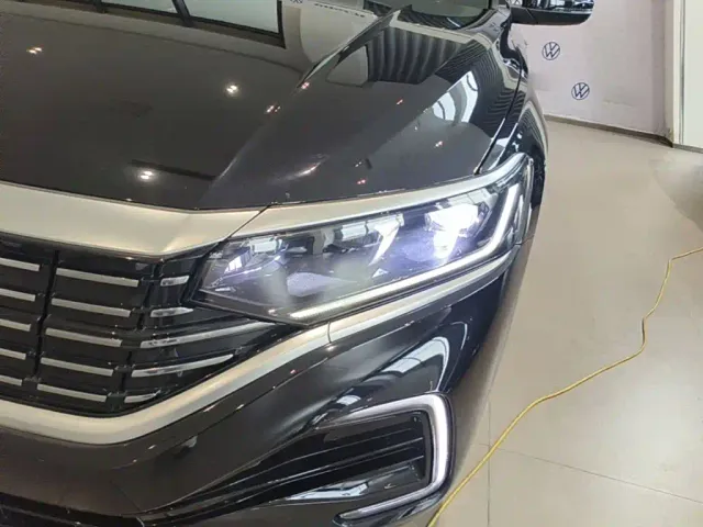 Volkswagen Passat — Фото автомобиля 23