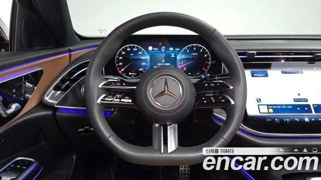 Mercedes-Benz E-Class — Фото автомобиля 4