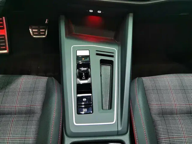 Volkswagen Golf GTI — Фото автомобиля 16
