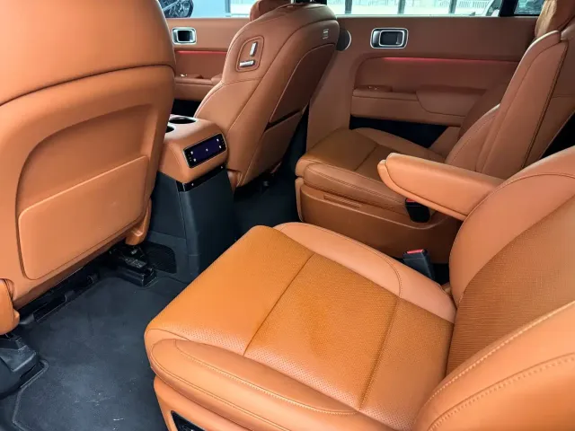 Li Auto L9 — Фото автомобиля 7