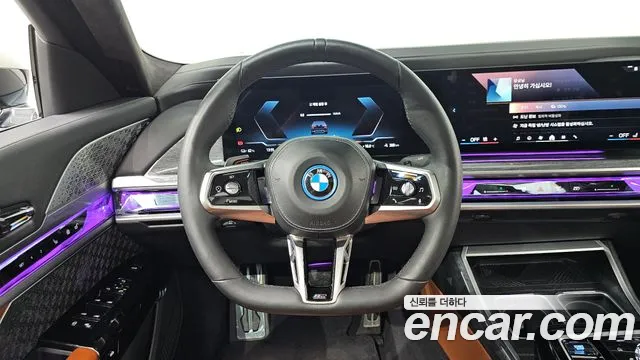BMW i7 G70 — Фото автомобиля 19