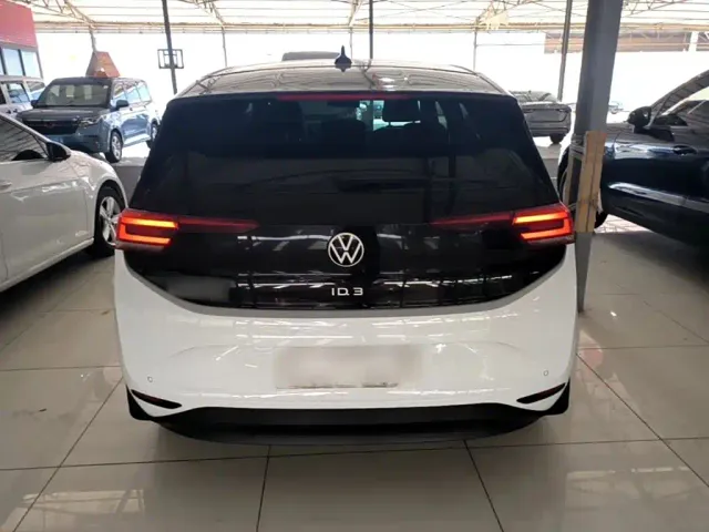 Volkswagen ID.3 — Фото автомобиля 5