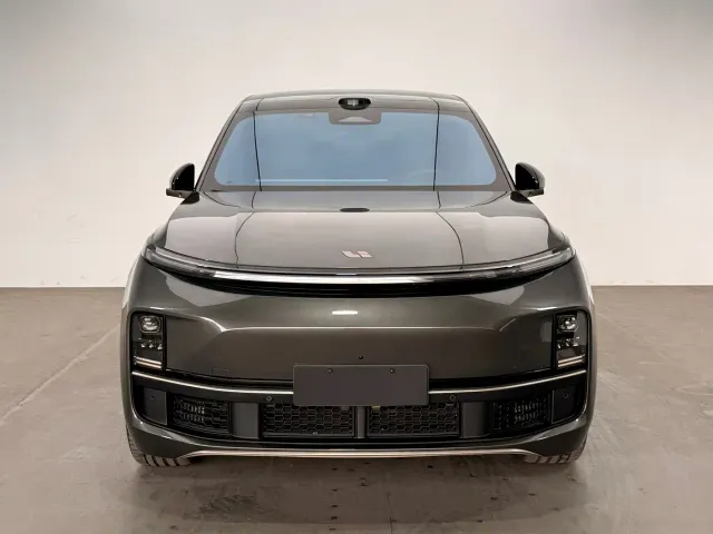 Li Auto L9 — Фото автомобиля 2