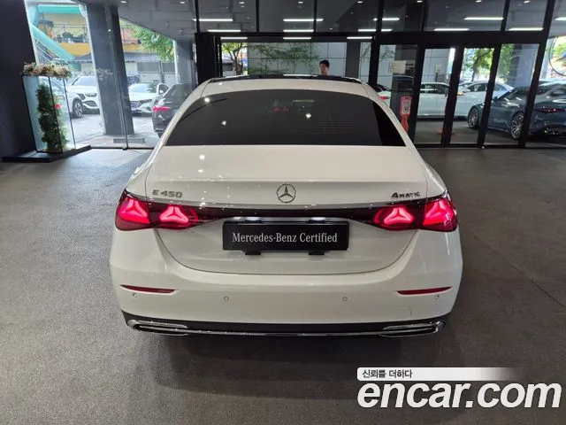 Mercedes-Benz E-Class — Фото автомобиля 4